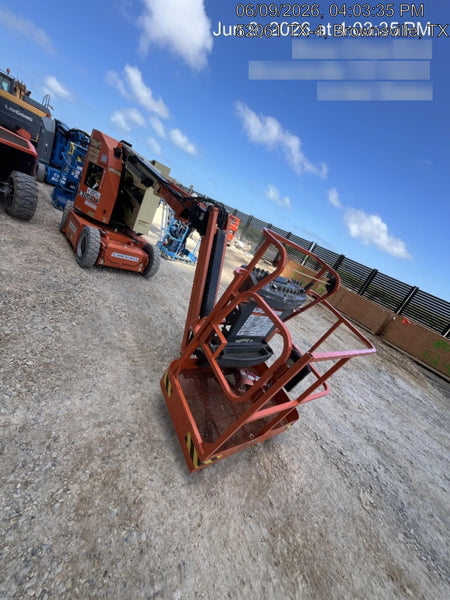2021 JLG E300AJP