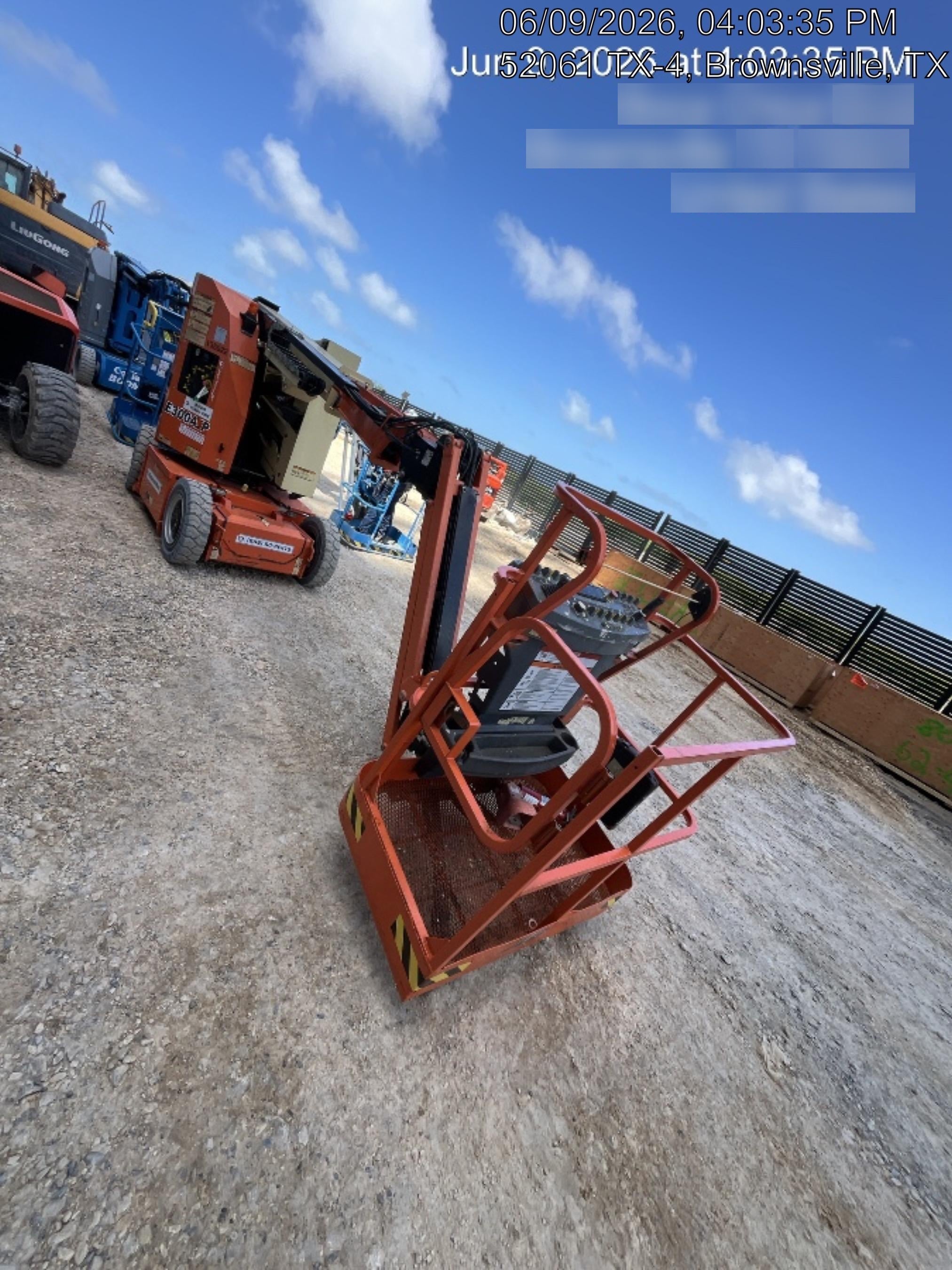 2021 JLG E300AJP