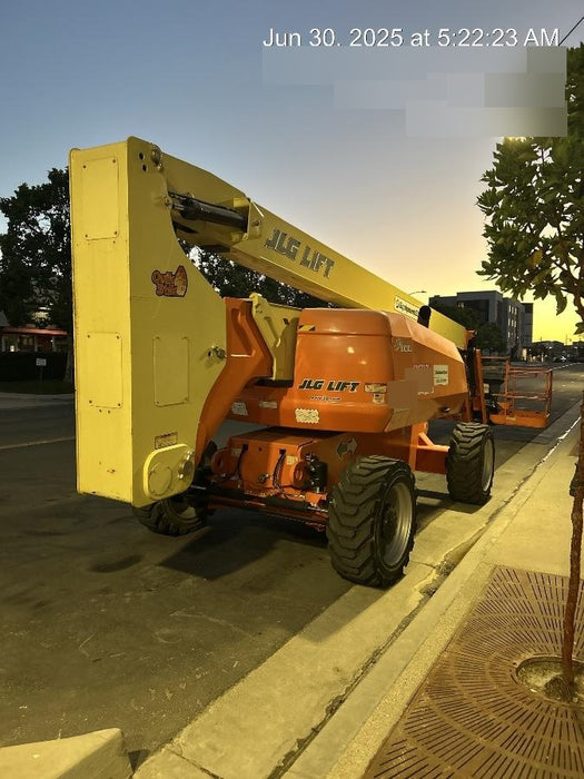 2020 JLG 800AJ
