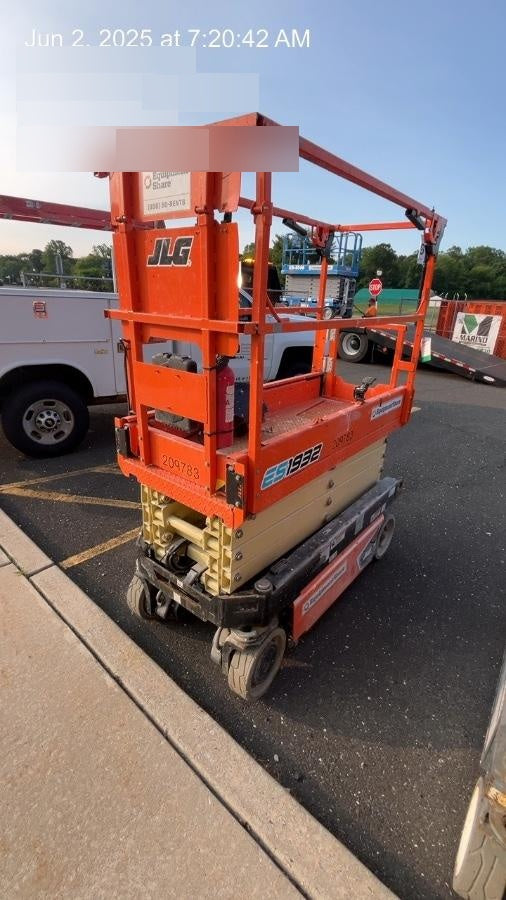 2022 JLG ES1932