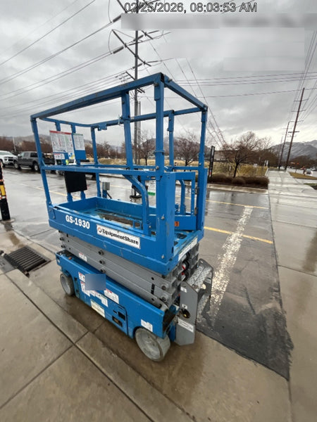 2020 Genie GS-1930 Solid Non Marking Tires, Beacon, Folding rails with half height swing gate, 800W Inverter