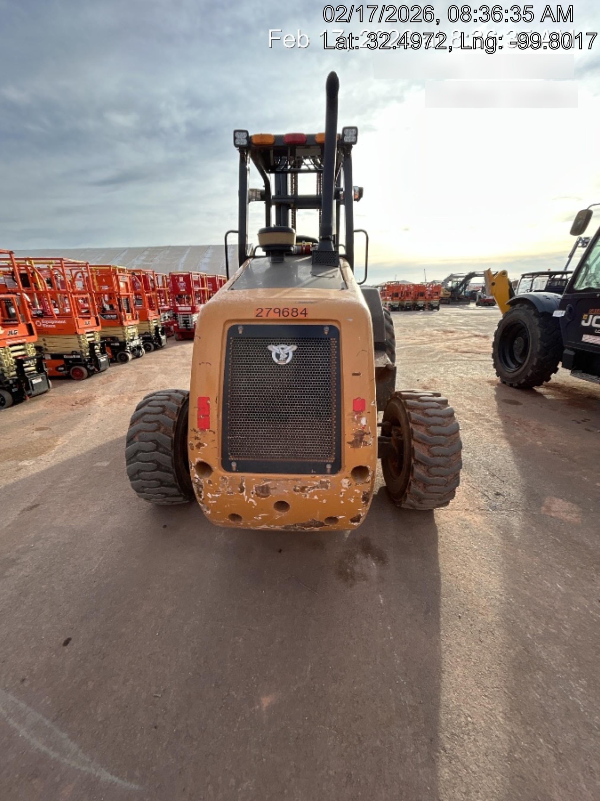 2023 CASE 588H