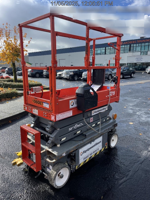 2020 Skyjack SJIII-3219 Solid NM Tires, Half height spring hinged entry gate, Dual Beacons, 800W Inverter