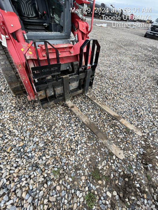 2021 TAKEUCHI 48" Pallet Forks - Takeuchi