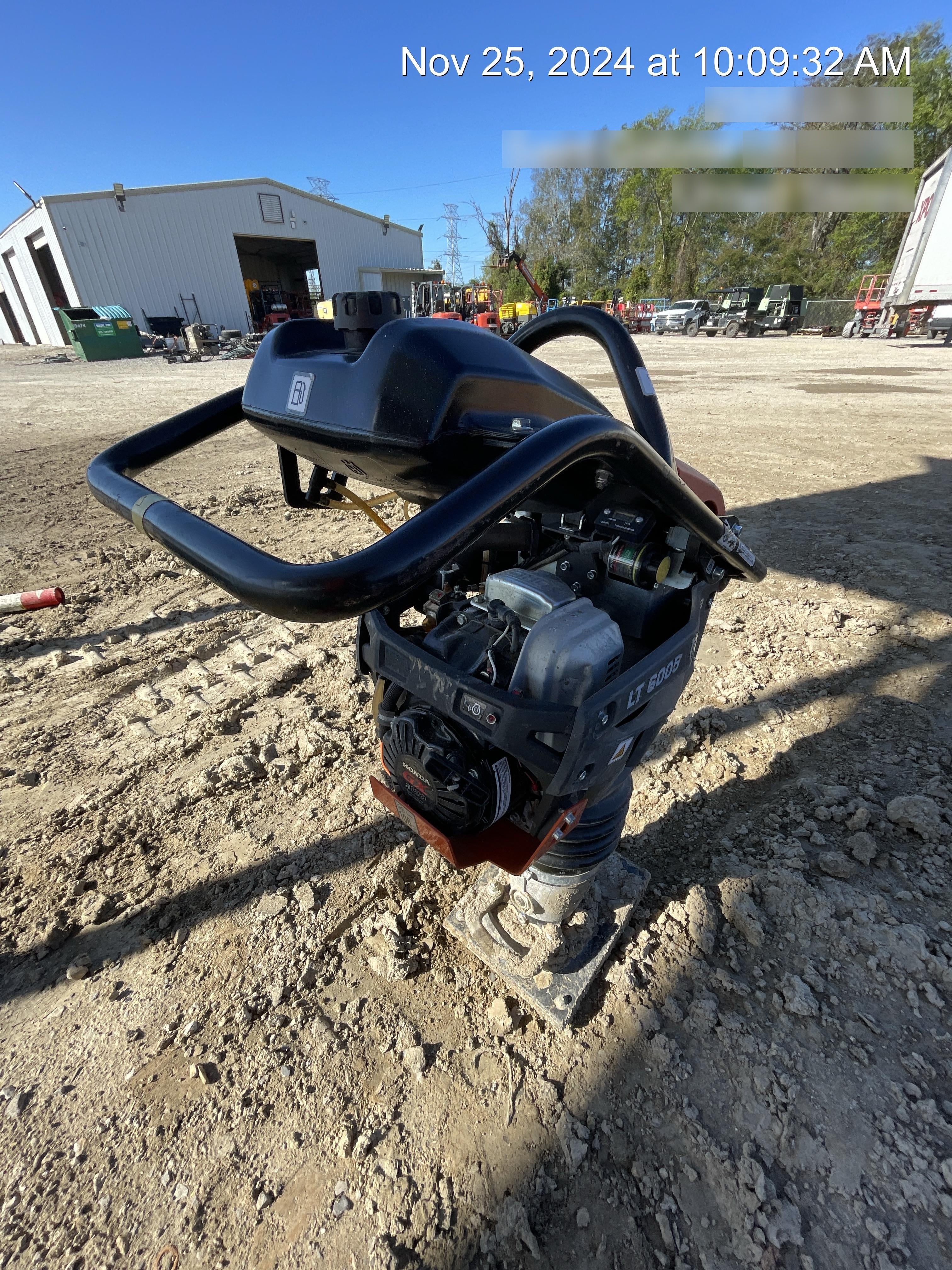 2024 HUSQVARNA LT6005