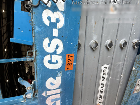 2016 Genie GS-3232 32' Narrow Scissor Lift