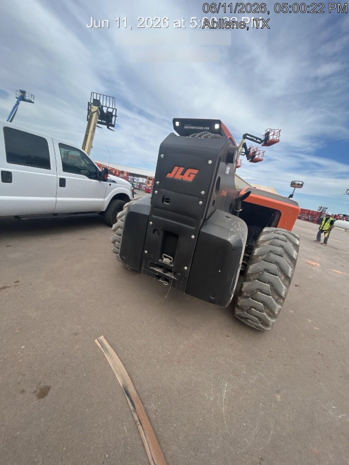 2026 JLG 1732