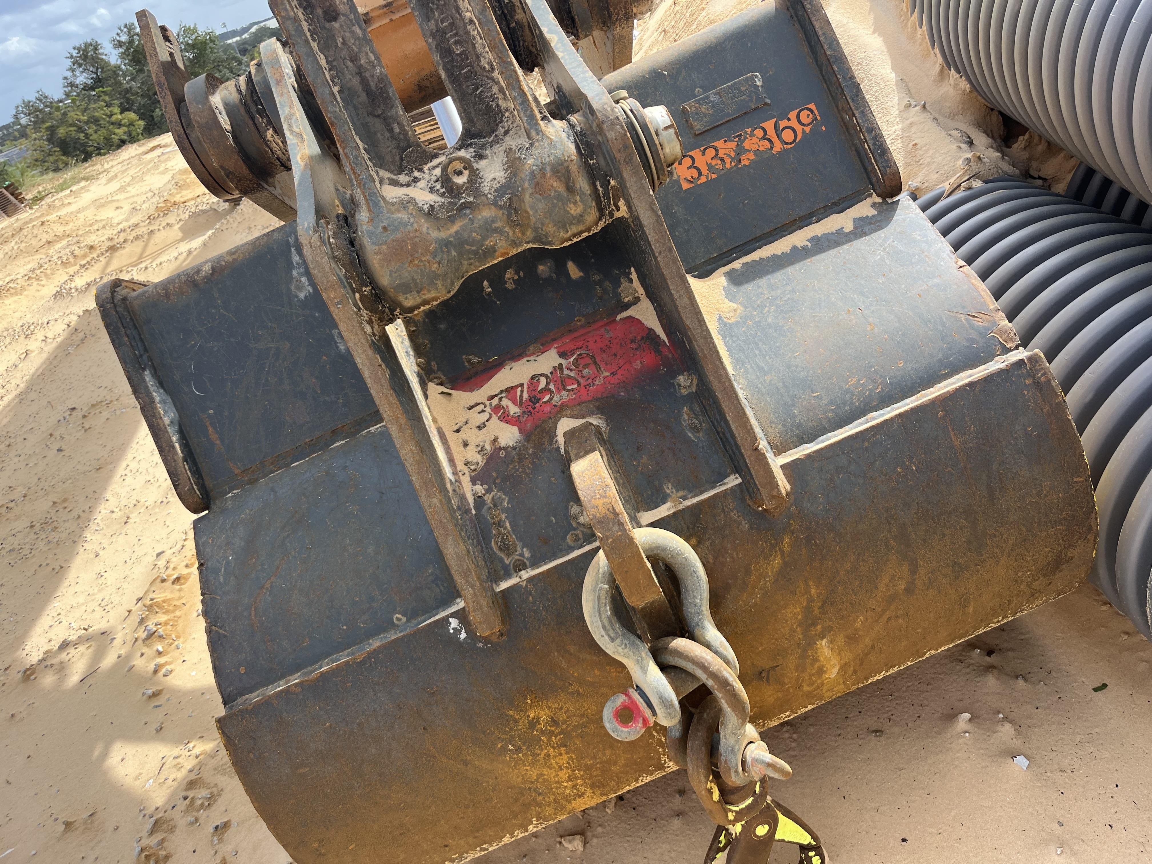 2015 CASE 42" Bucket - Case