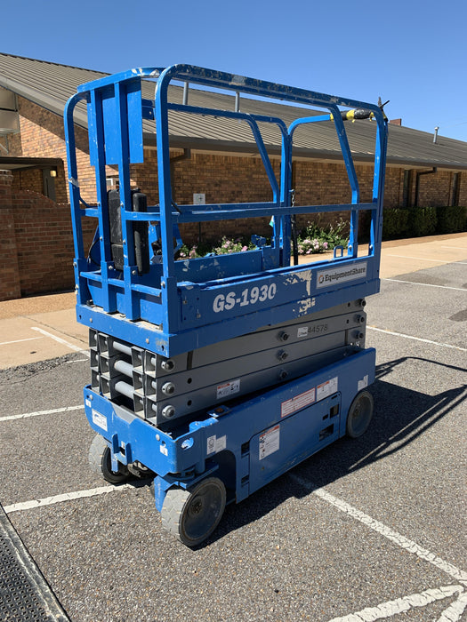 2019 Genie GS-1930 Fixed rails with chain Entry