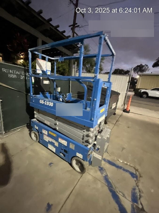 2020 Genie GS-1930 Solid Non Marking Tires, Beacon, Folding rails with half height swing gate, 800W Inverter