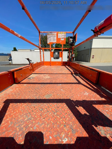 2023 JLG ES3246
