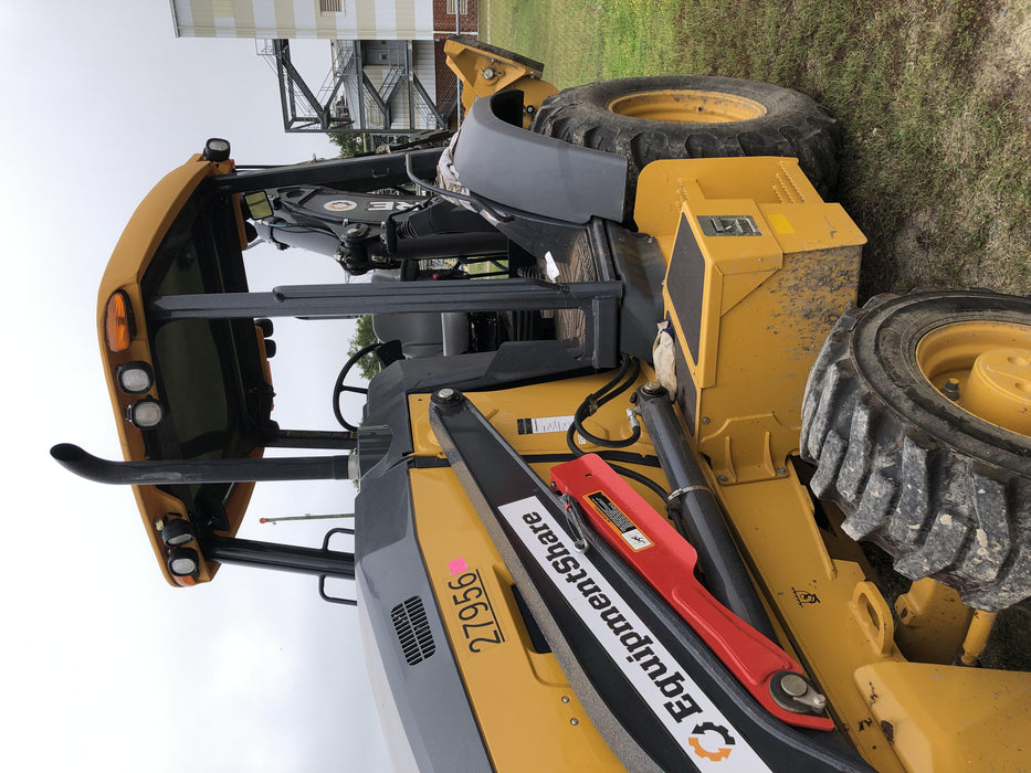 2019 John Deere 310LEP 4wd, Canopy, Standard dipper, ISO, Rear Auxiliary Hydraulics, Manual QC 12”, 18”, and 24” buckets