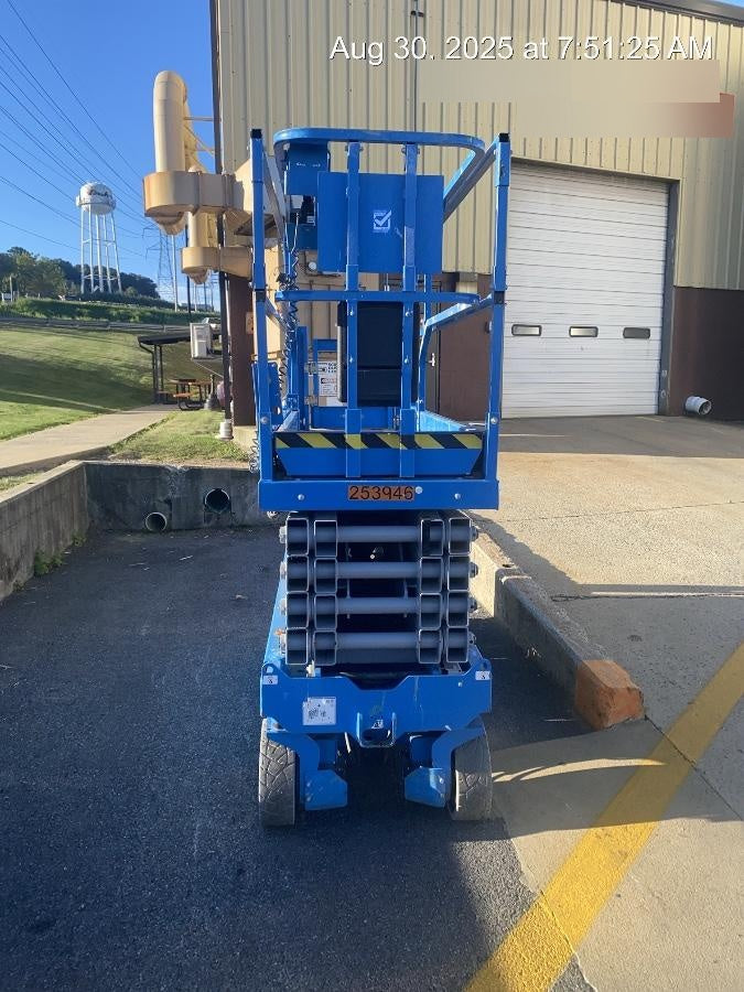 2022 GENIE GS-3232