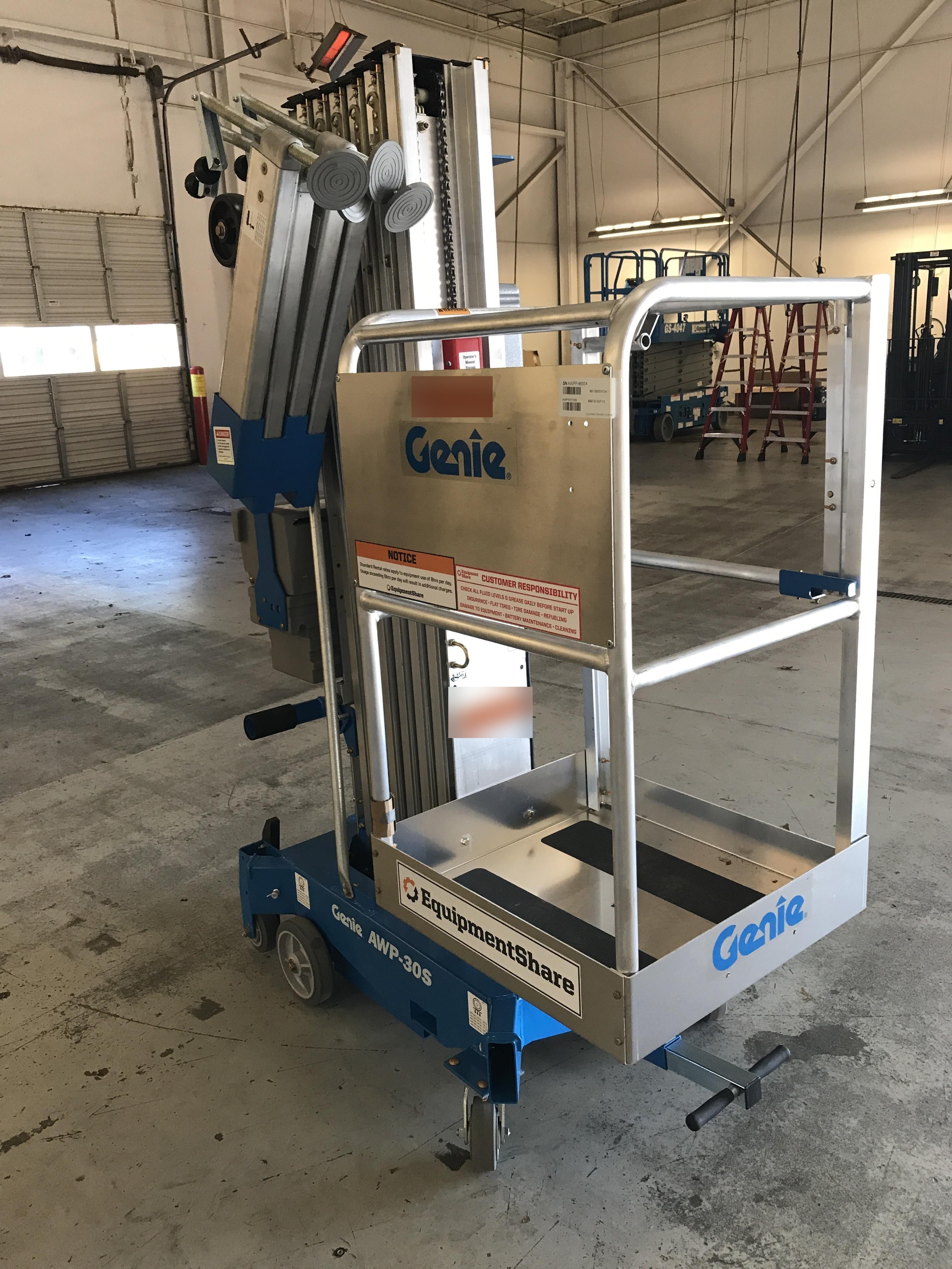 2019 GENIE AWP-30S
