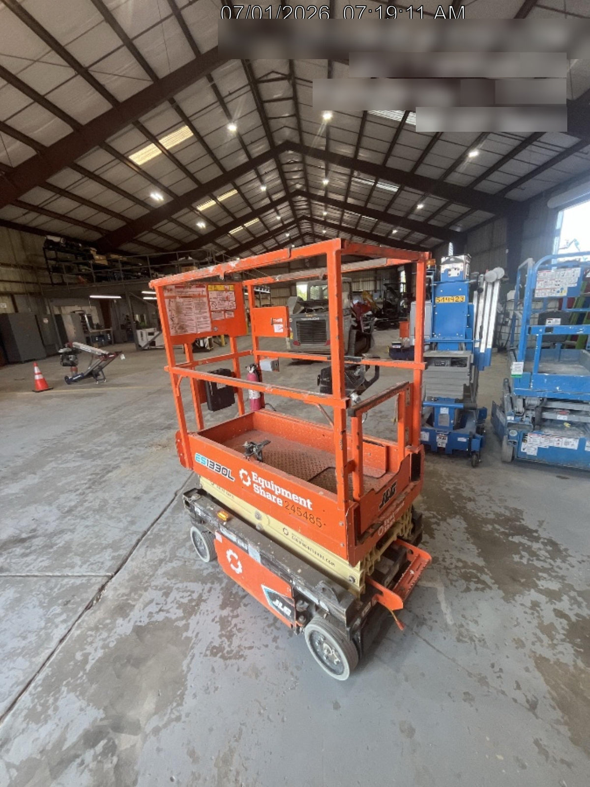 2022 JLG ES1330L