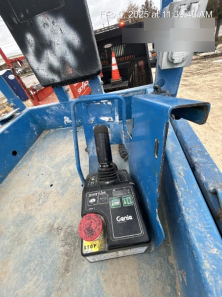 2019 Genie GS-2632 Folding rails with half height swing gate