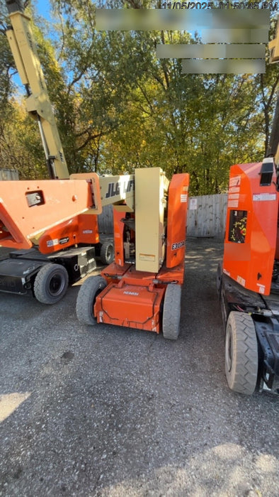 2019 JLG E300AJP