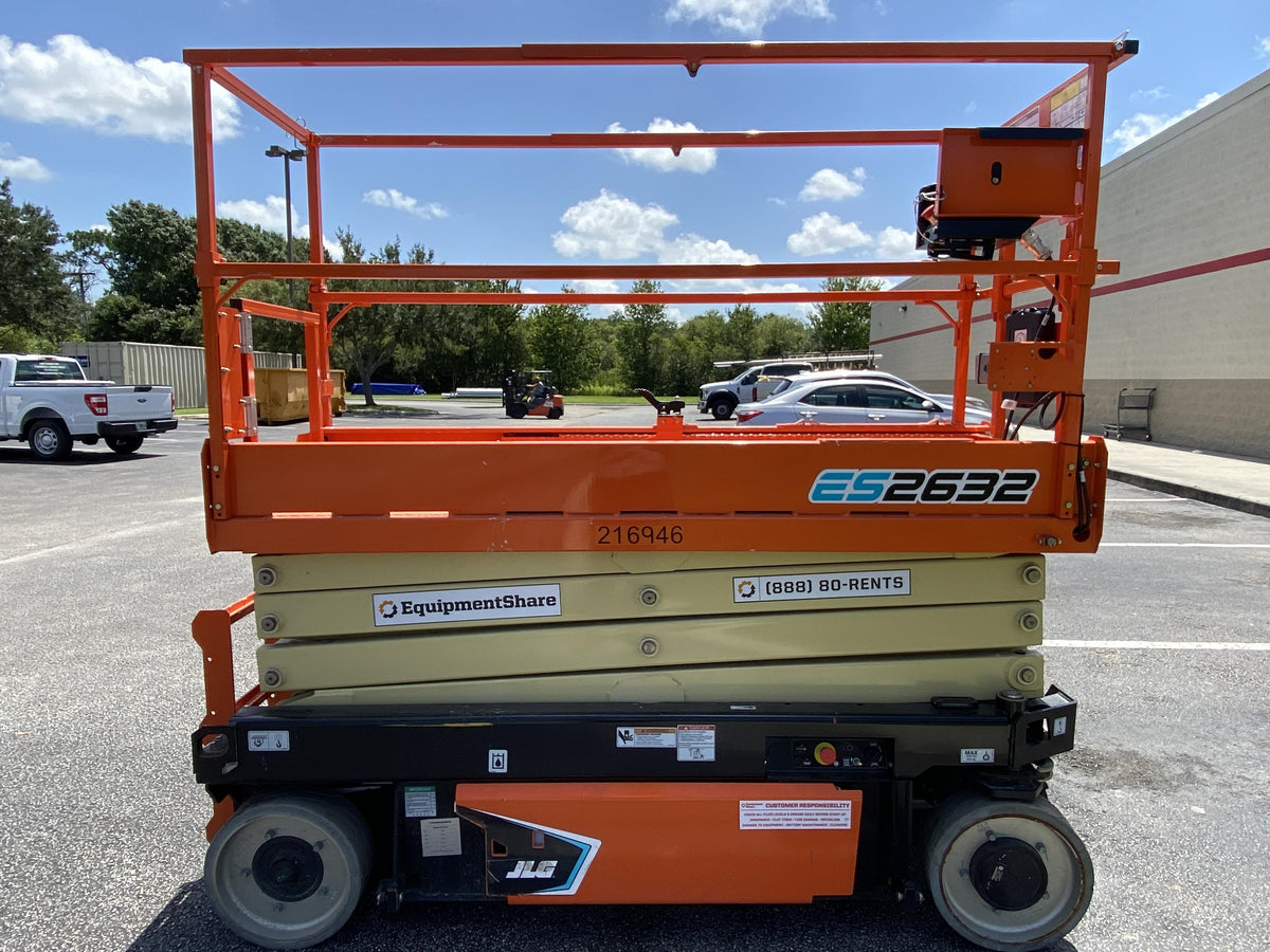 2022 JLG ES2632
