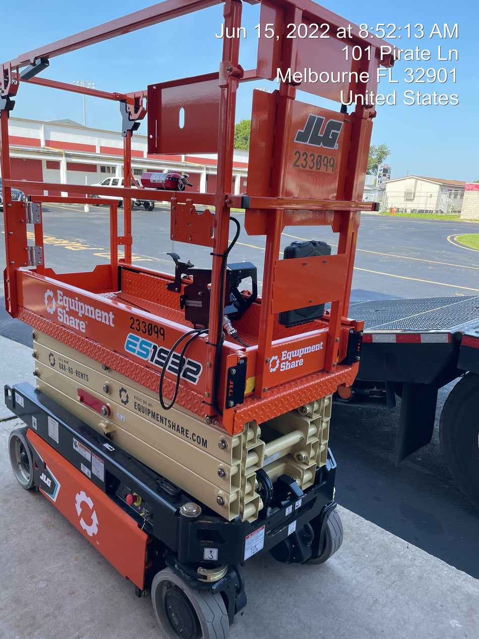 2022 JLG ES1932