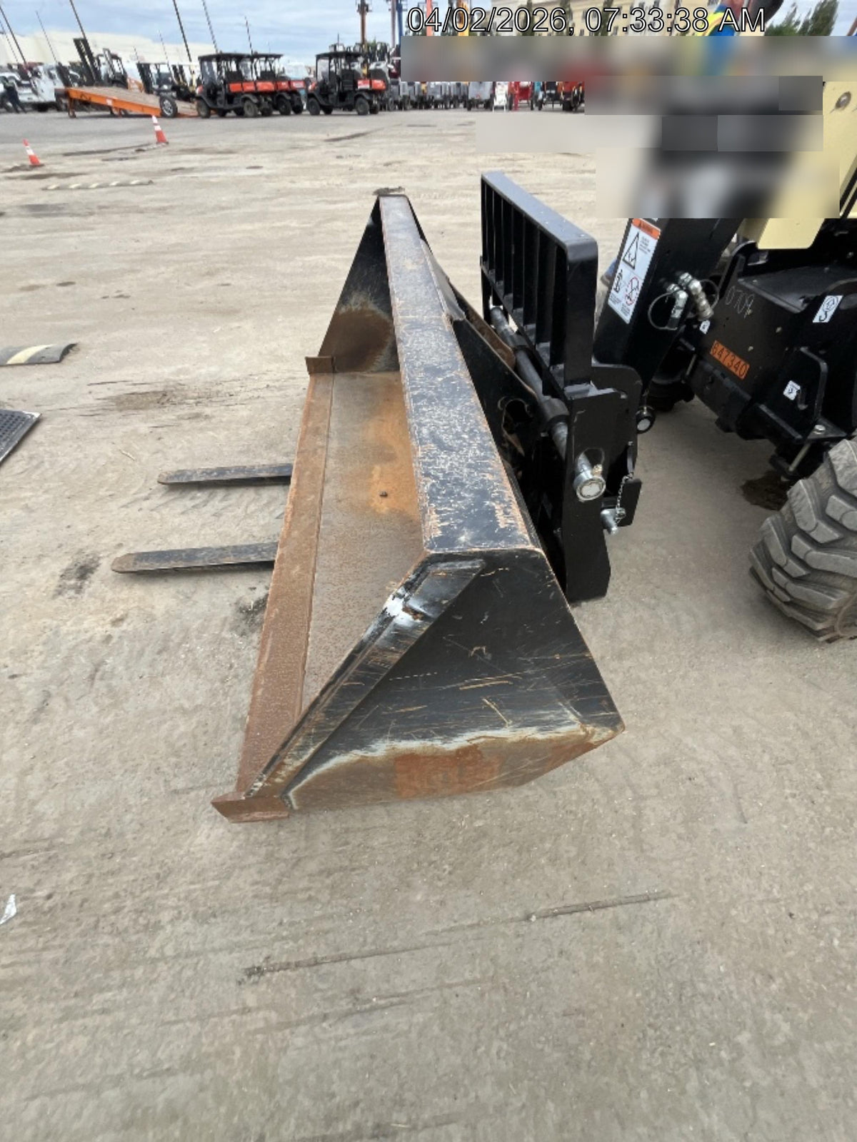 2022 JLG 1001100823