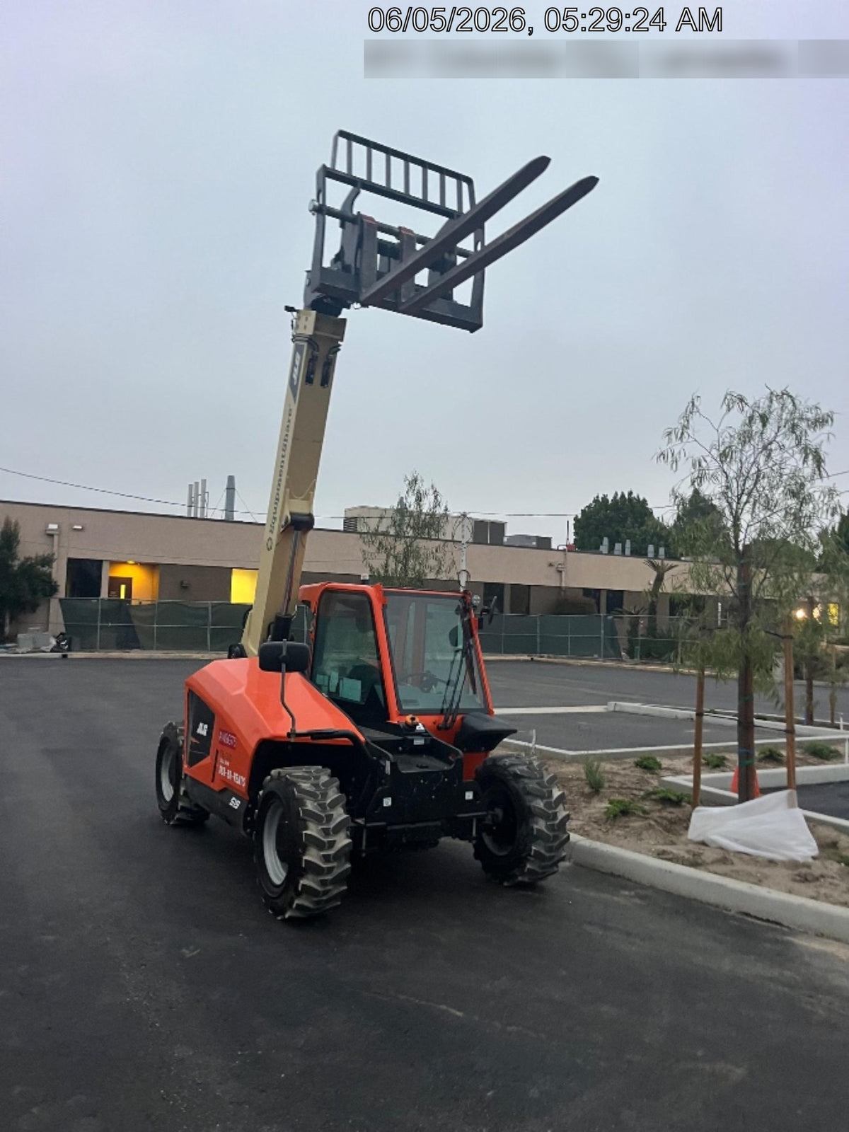 2025 JLG 519