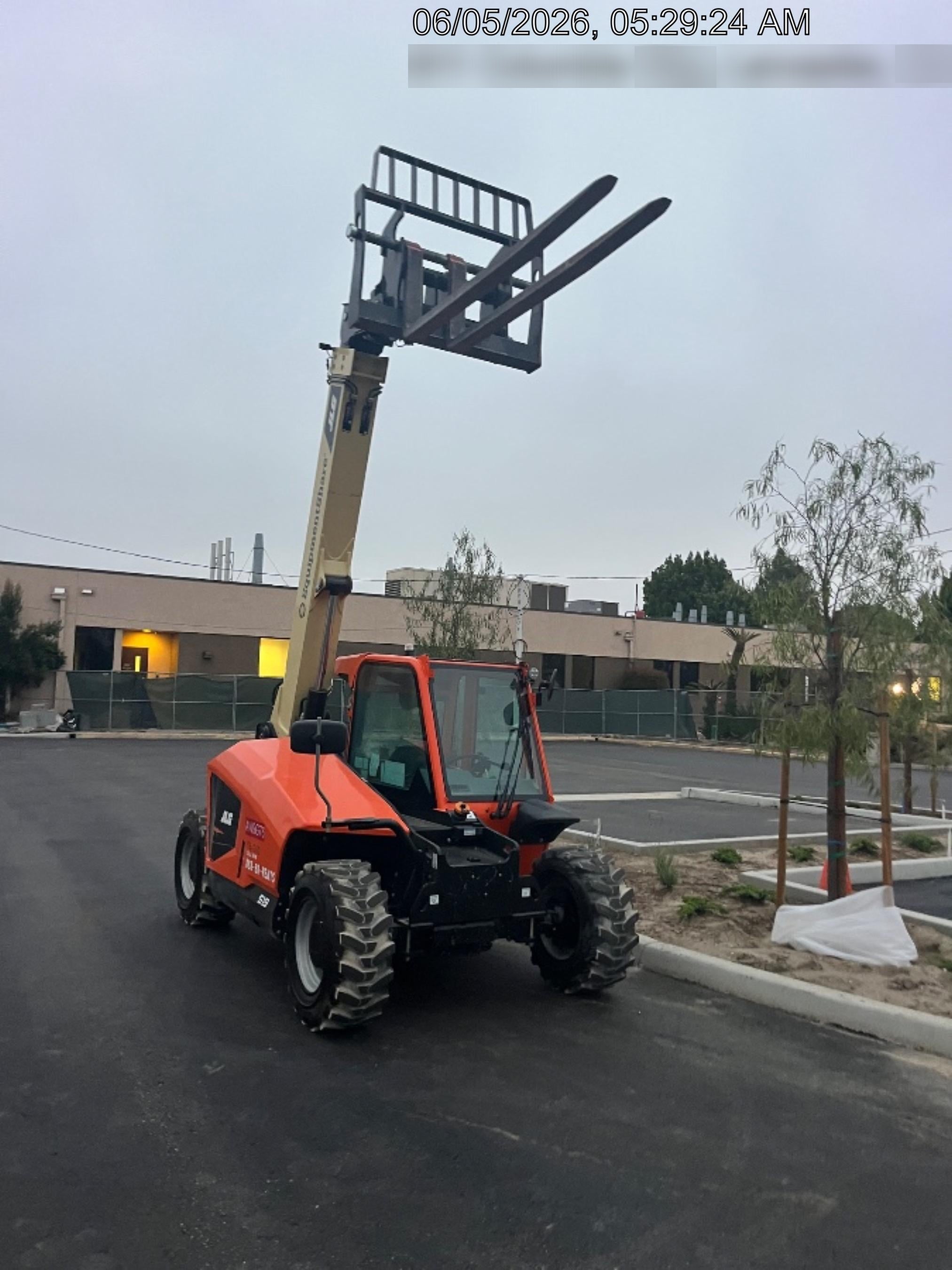 2025 JLG 519