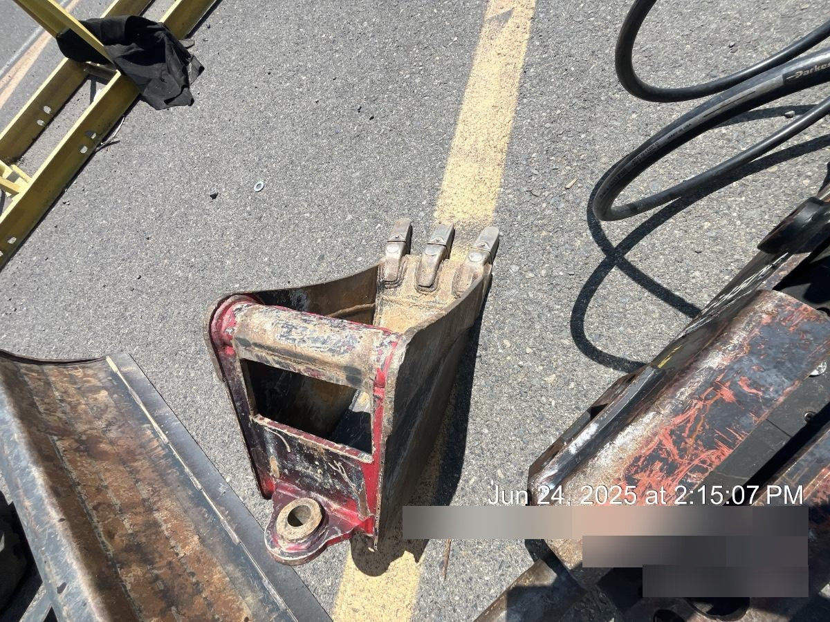 2023 SOLESBEE 12" Bucket - Solesbee