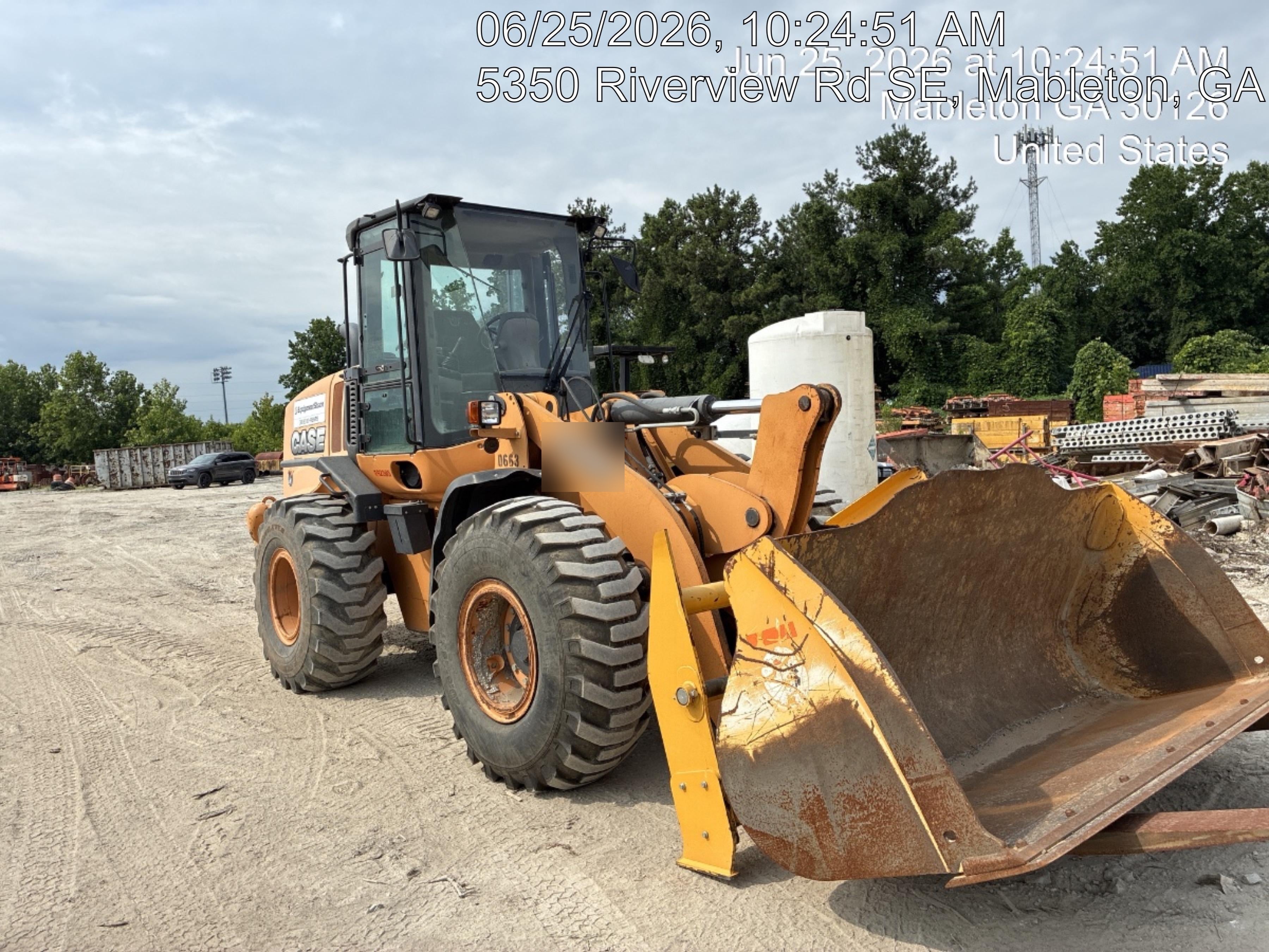 2016 Case 621F CLOSED CAB, JRB 416 STYLE HYD COUPLER