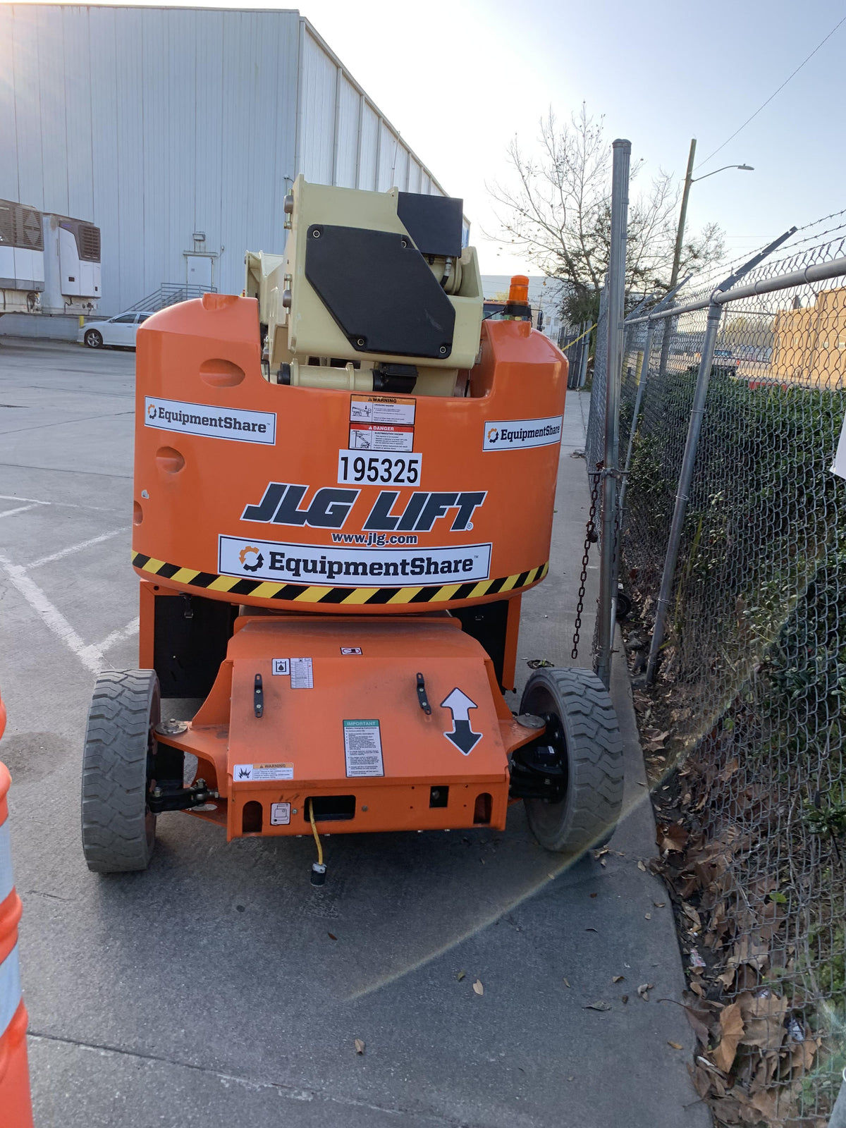 2021 JLG E400AJP Narrow