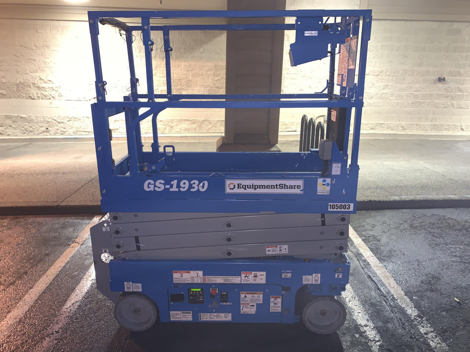 2020 Genie GS-1930 Solid Non Marking Tires, Beacon, Folding rails with half height swing gate, 800W Inverter