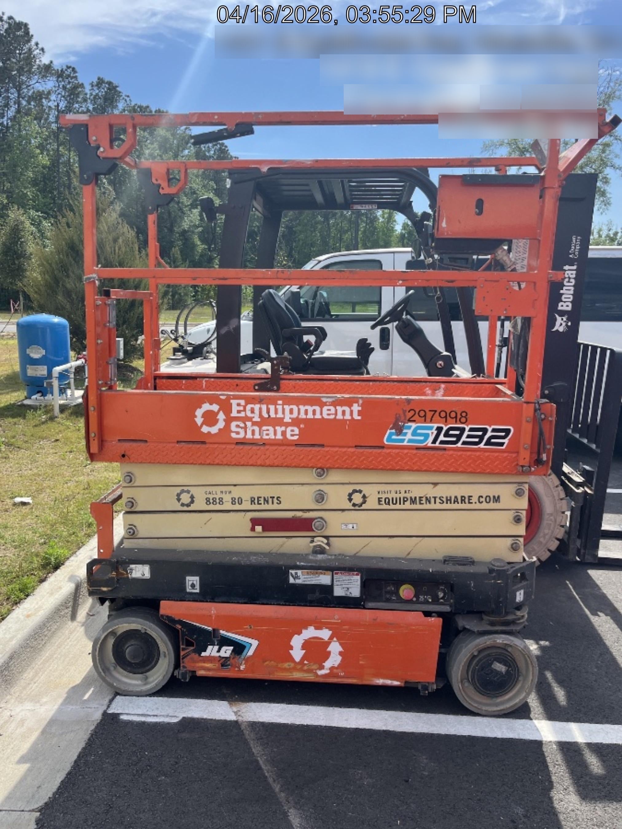 2023 JLG ES1932
