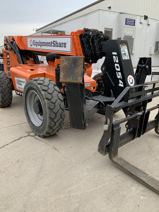 2021 JLG 12054