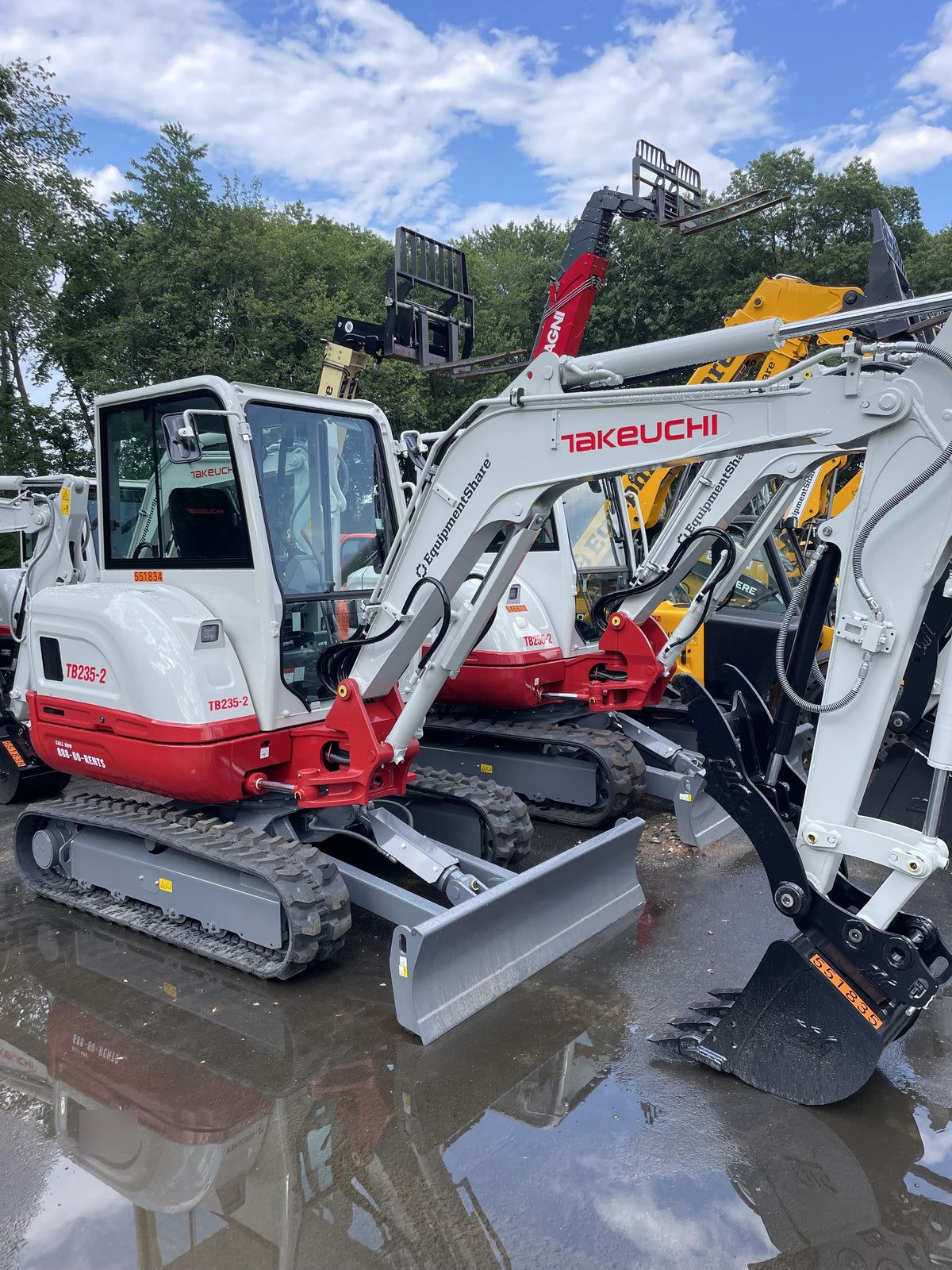 2025 TAKEUCHI TB235-2CR