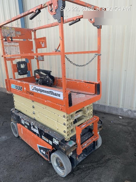 2022 JLG ES1932
