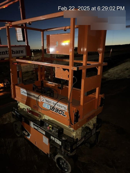 2022 JLG ES1330L