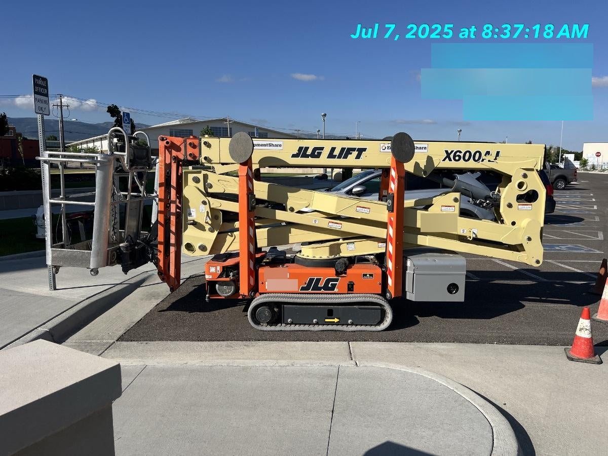 2020 JLG X600AJ