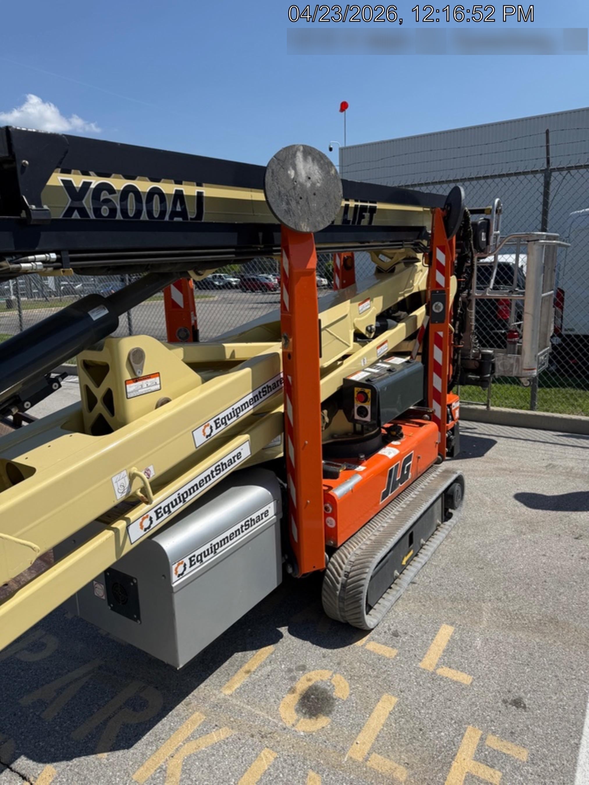 2022 JLG X600AJ
