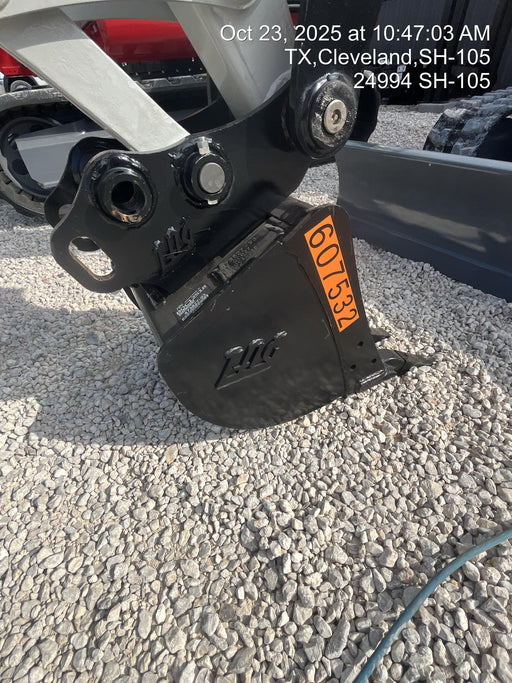 2025 TAKEUCHI 18" HD Bucket - Takeuchi