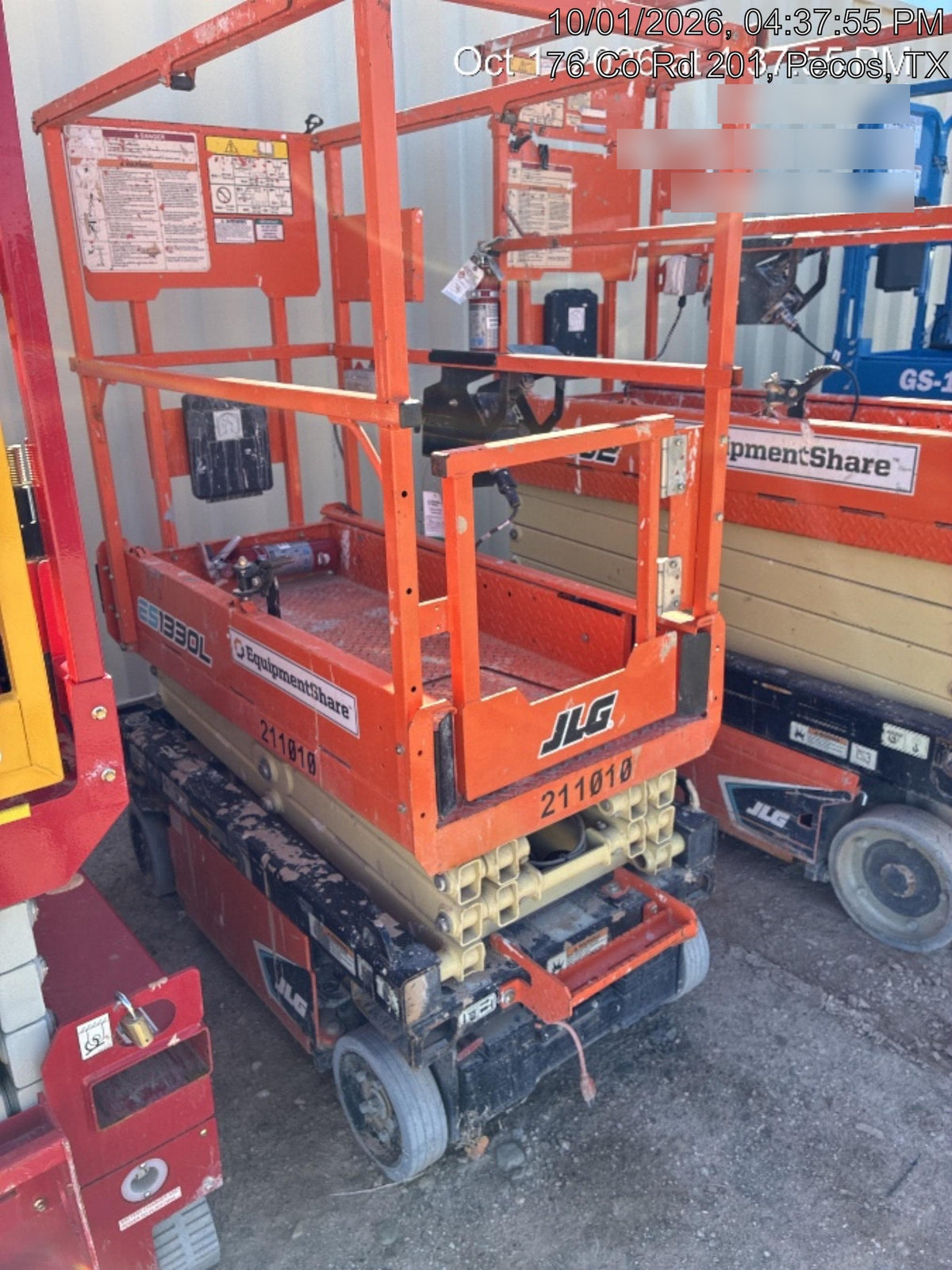 2022 JLG ES1330L