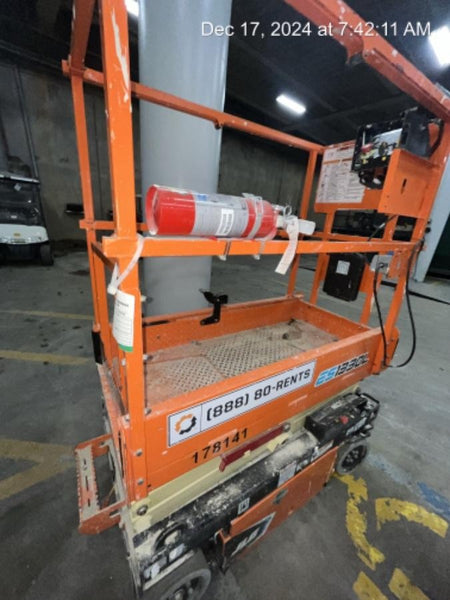 2021 JLG ES1330L
