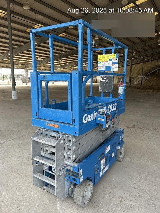 2021 GENIE GS-1932