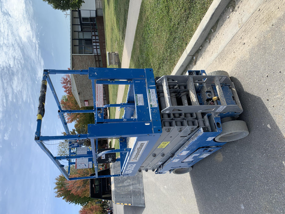 2019 Genie GS-2632 Folding rails with half height swing gate