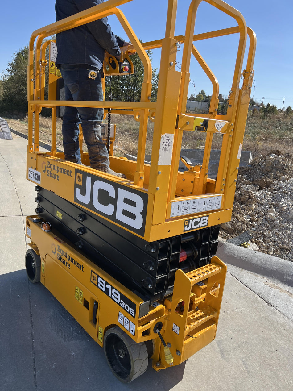 2022 JCB S1930E