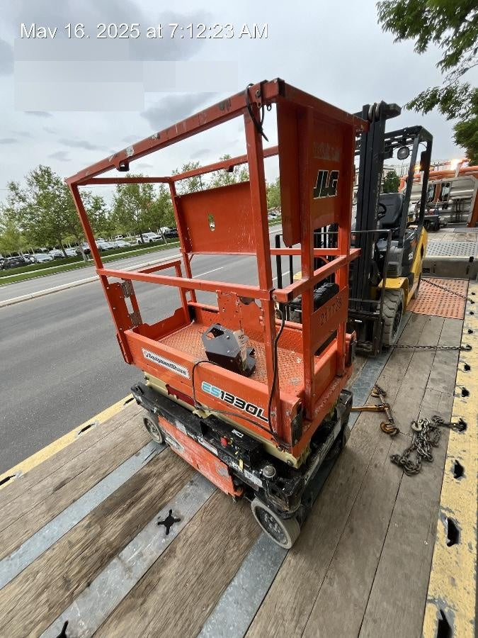 2022 JLG ES1330L