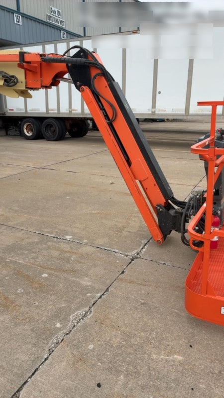 2018 JLG 660SJ