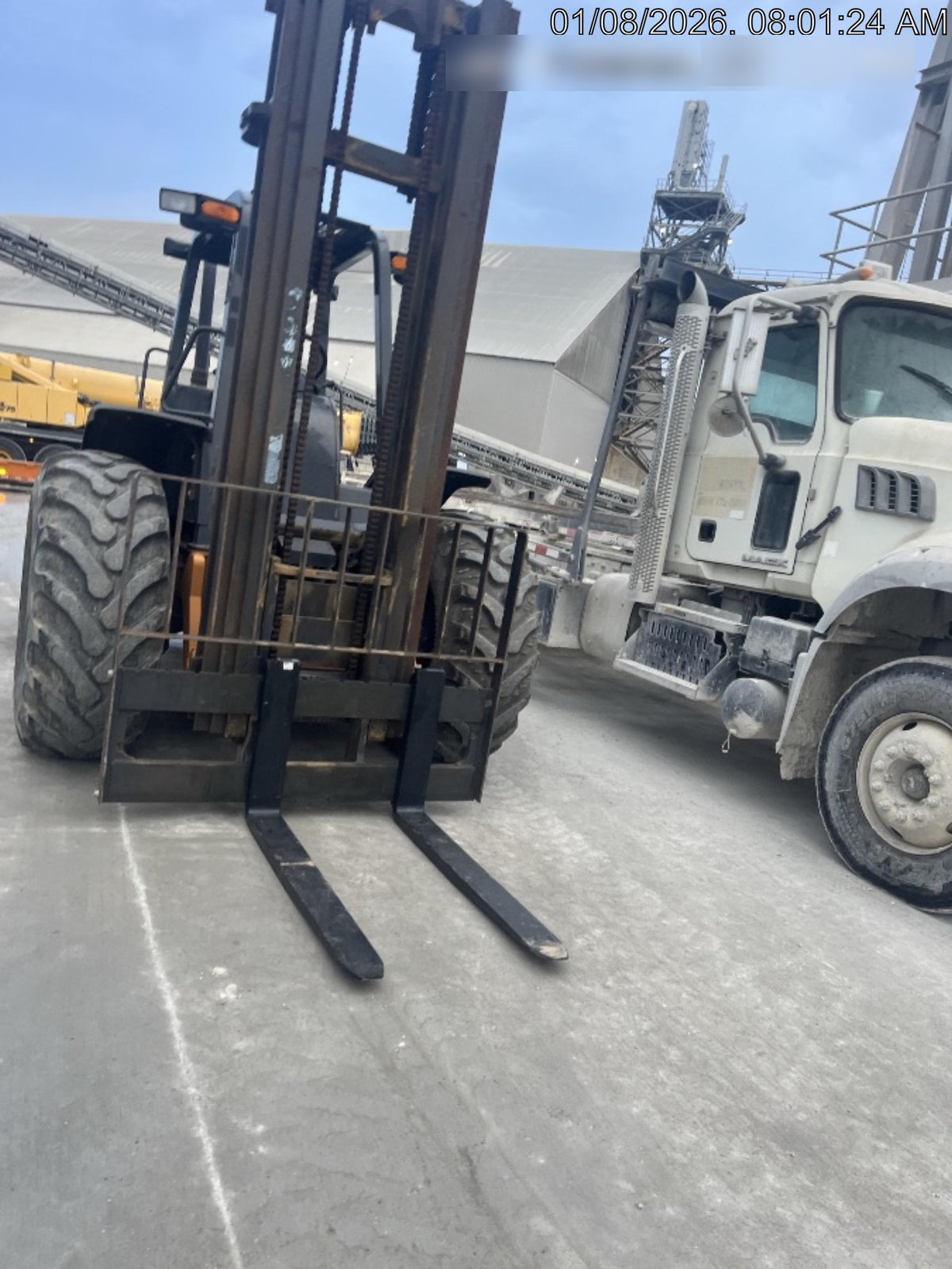 2021 CASE 588H