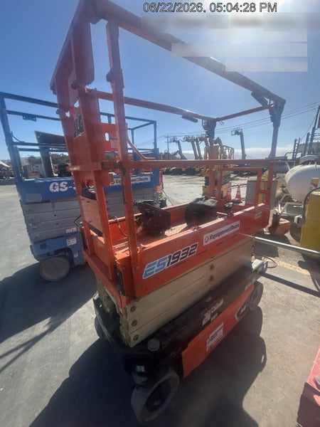 2022 JLG ES1932