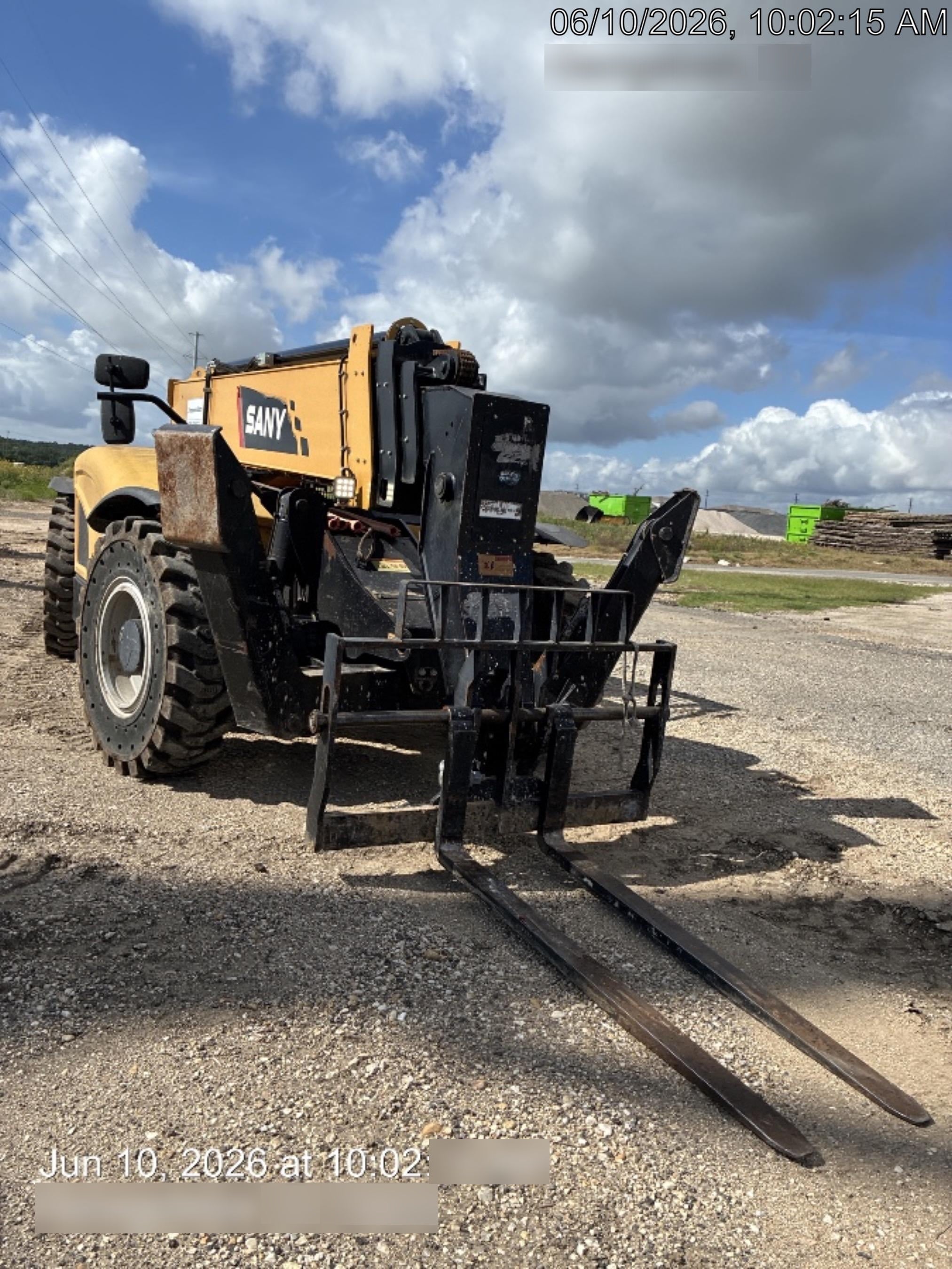 2022 SANY STH1056