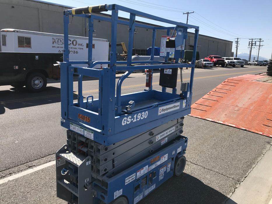 2020 Genie GS-1930 Solid Non Marking Tires, Beacon, Folding rails with half height swing gate