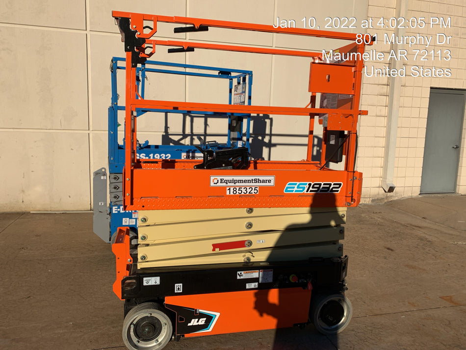 2021 JLG ES1932